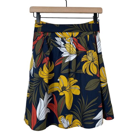 Ann Taylor Factory 00 Petite A-Line Floral Skirt - Picture 2 of 8